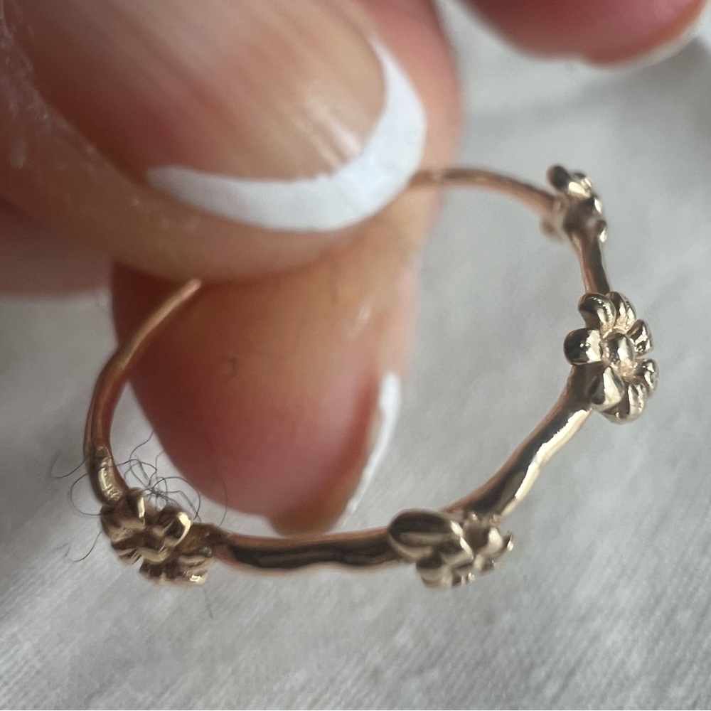 Catbird Flower Garland Ring, Petite size 7 perfect condition! Yellow Gold - Picture 2 of 10